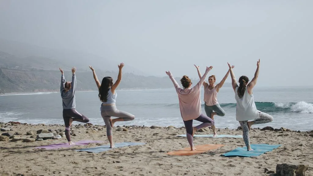 Warum ist Yoga im Urlaub so beliebt? – Yoga im Urlaub – Deine perfekte Auszeit für Körper und Geist