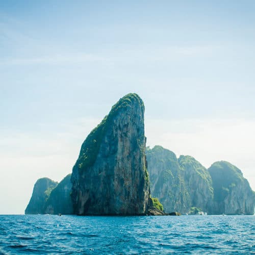 Thailand Fels im Wasser - Fitnessreisen für Reiseathleten - Fitnessurlaub Thailand