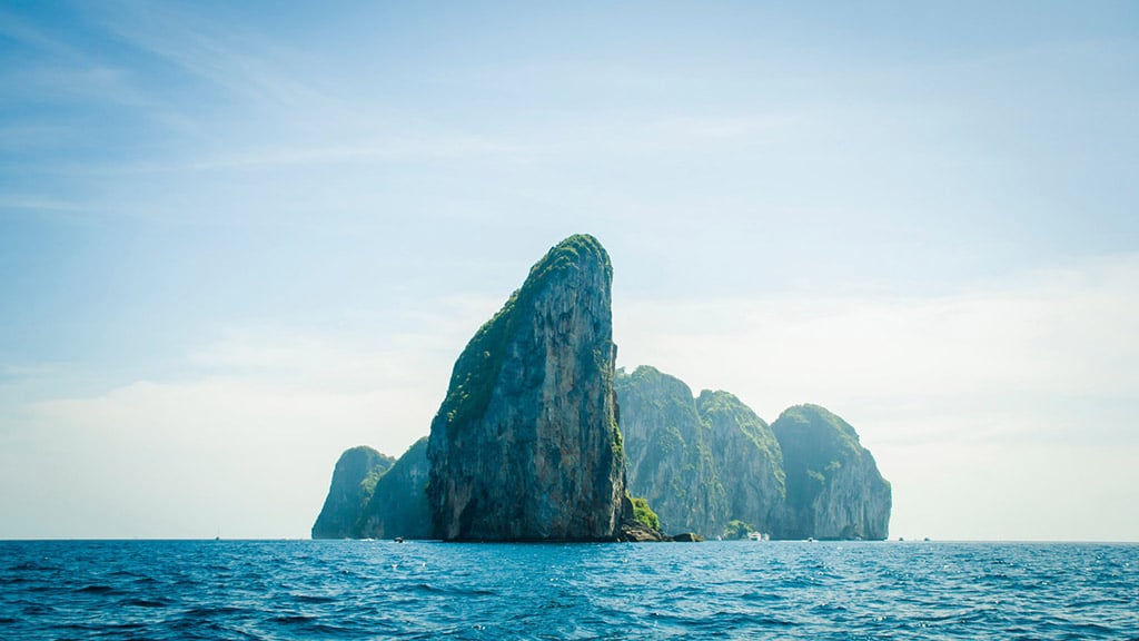 Thailand Felsen im Wasser