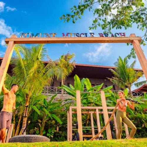 Muscle Beach Outdoor - Komune Resort & Beach Club auf Bali - Fitnessurlaub auf Bali für Reiseathleten