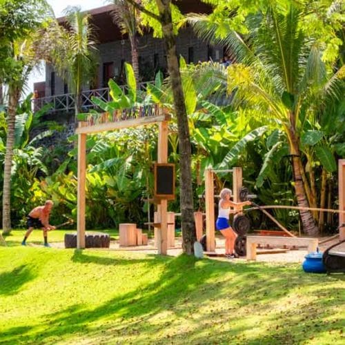 Muscle Beach - Komune Resort & Beach Club auf Bali - Fitnessurlaub auf Bali für Reiseathleten