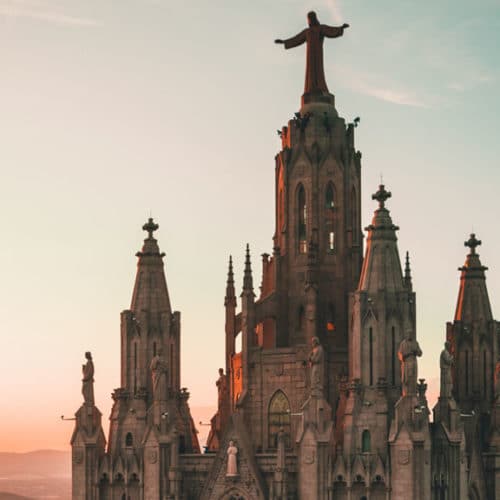 Sagrada Familia in Barcelona - CrossFit Poblenou, HIIT, Outdoor Fitness & Beachworkouts - Fitnessurlaub Barcelona - Fitnessurlaub für Reiseathleten