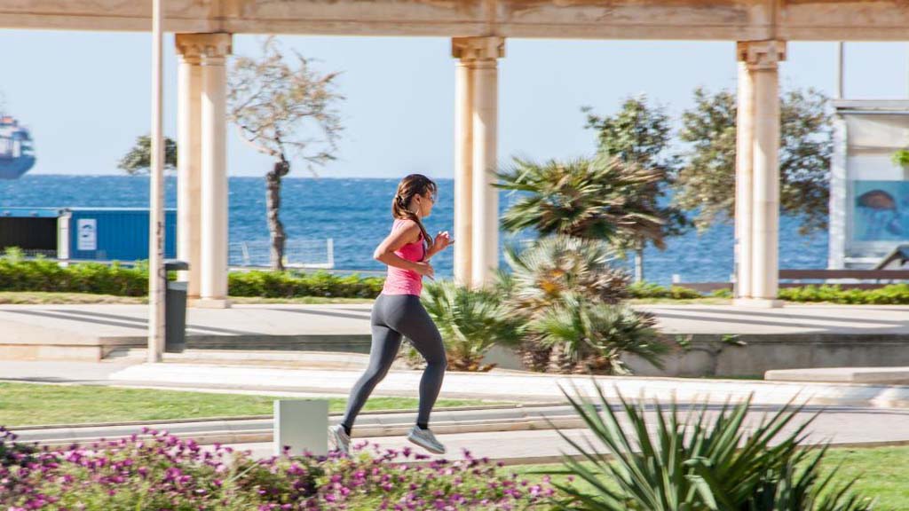 CrossFit Portixol - Jogging - Cross Fitness Urlaub Mallorca - Fitnessurlaub für Reiseathleten