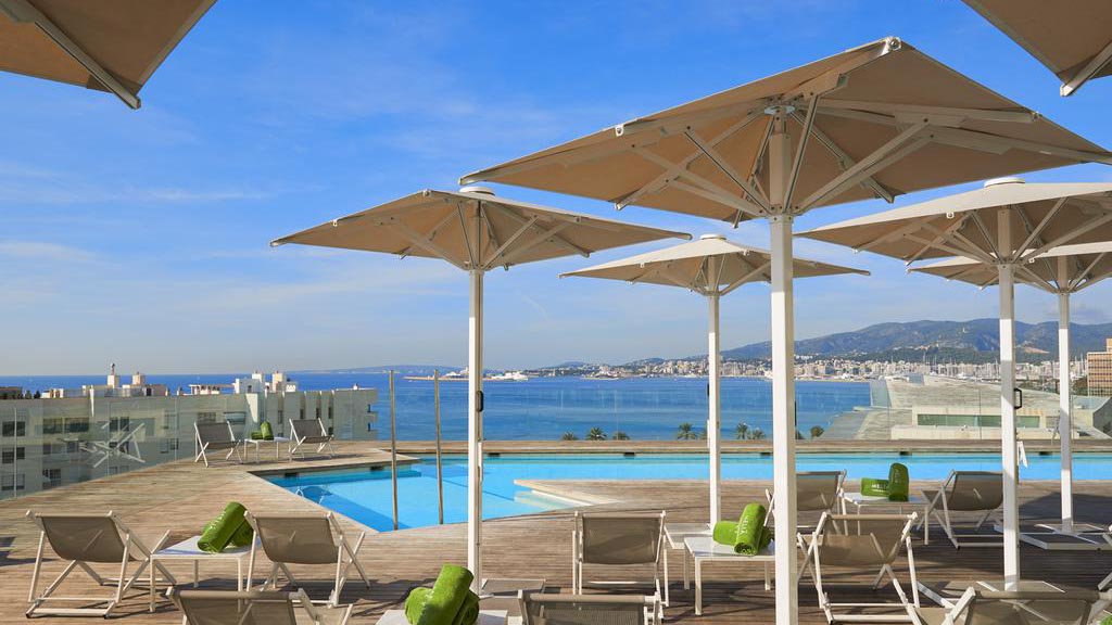 Melia Palma Bay - Dachterrasse & Pool - Cross Fitness Urlaub Mallorca - Fitnessurlaub für Reiseathleten