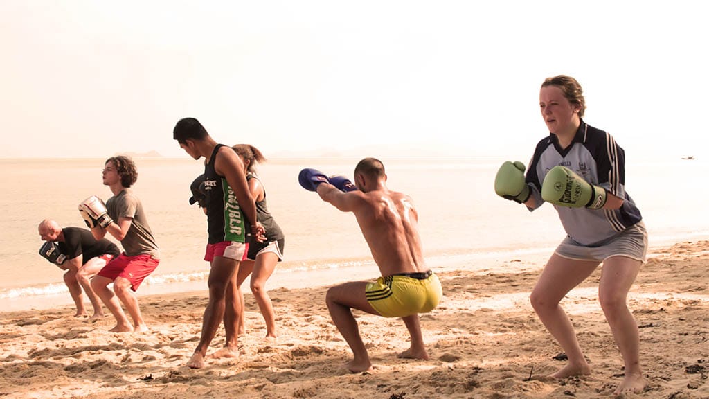Beach Muay Thai Training - Fitnessreise Koh Samui - FitKoh - Fitnessurlaub Thailand für Reiseathleten