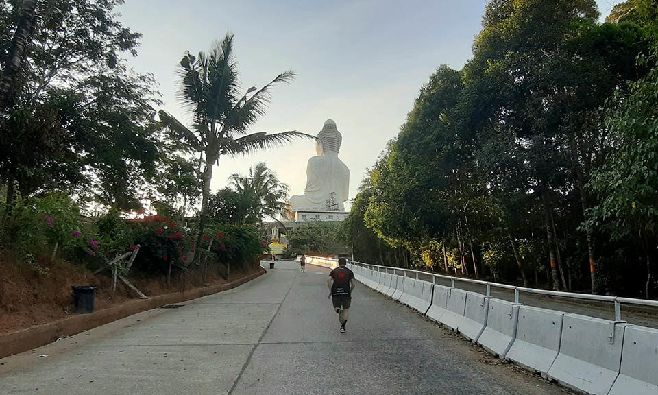 Big Buddha Run am Morgen im Titan Fitness Camp - Fitnessurlaub in Phuket, Thailand - Fitnessreisen für Reiseathleten