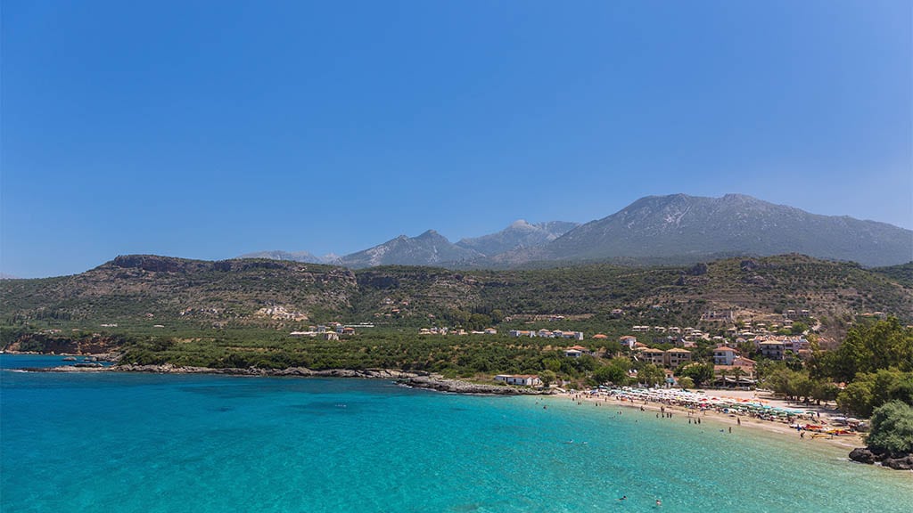Kalogria Strand - Entdecke die wunderschöne Mani auf den Peloponnes in Griechenland - Fitnessurlaub Griechenland - Fitnessreisen für Reiseathleten