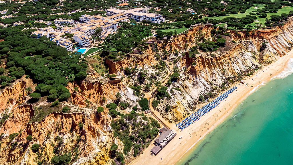 Falesia Beach Algarve Portugal - Pine Cliffs Resort - Fitnessurlaub Portugal für Reiseathleten