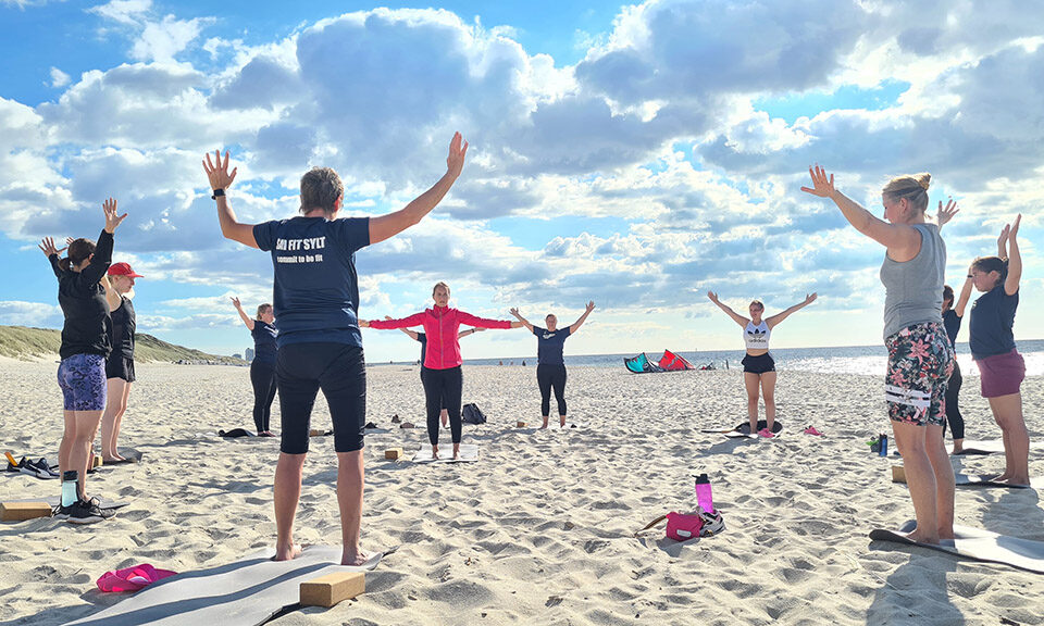 Beach workout - Fitness trip Sylt - Fitness vacation in Germany - Sai Fit Sylt and Travelling Athletes