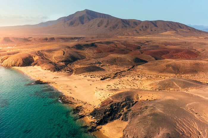 Lanzarote Fitnessurlaub – Entdecke die Lieblingsinsel für Sportler – Community Auszeit auf Lanzarote mit HYROX, CrossFit & ganzjährig Sonne – ALL-INKL – Fitnessurlaub im Fariones Sports Centre – Fitnessurlaub Lanzarote (Spanien)