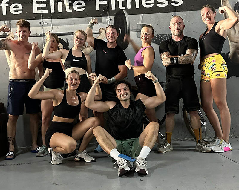 CrossFit27-Basispaket-an-der-Costa-Adeje-Outdoor-Coaching-CrossFit27-WoD-Group-Shot-Fitness-holidays-Tenriffa-Fitnessurlaub-Spanien-Reiseathleten