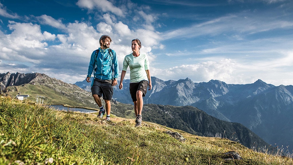 Fitnessurlaub in Österreich - Wandern mit Bergsicht Hotel 4 Jahreszeiten Pitztal - Fitnessreisen für Reiseathleten