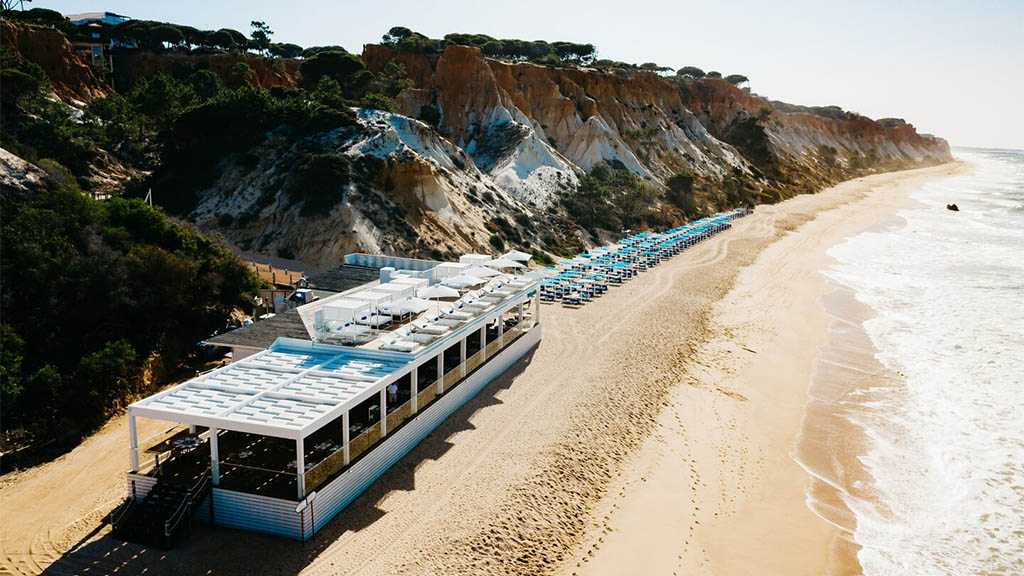 Restaurant und Beach Club - Mare Pine Cliffs - Fitnessurlaub Portugal - Fitnessreisen für Reiseathleten
