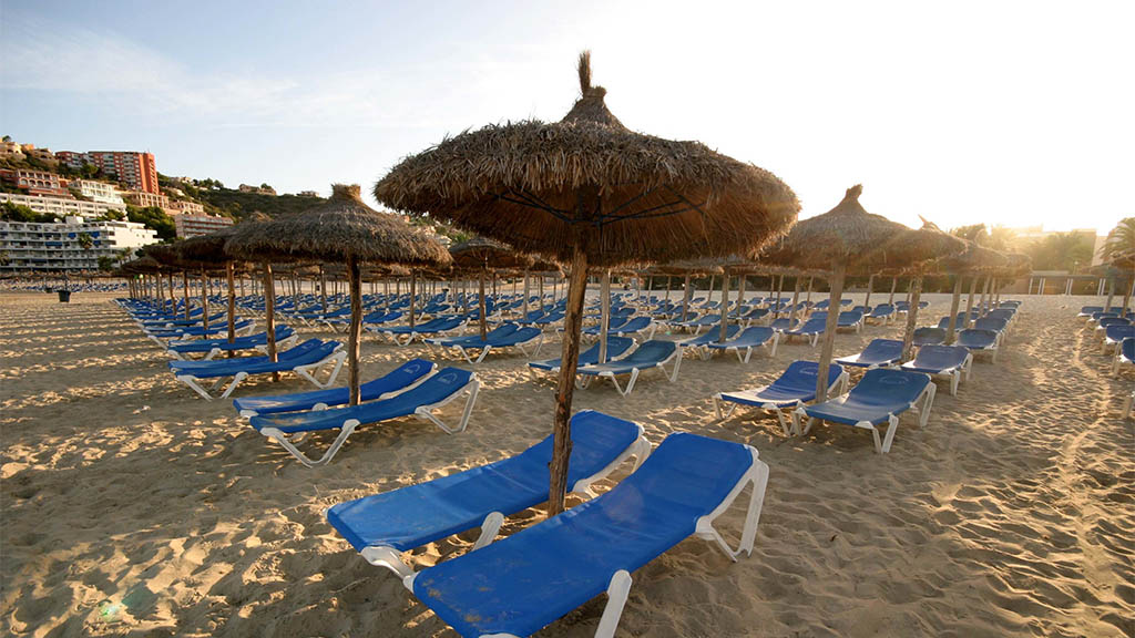 Strand von Santa Ponsa, Mallorca - Genieße den weichen, weißen Sandstrand