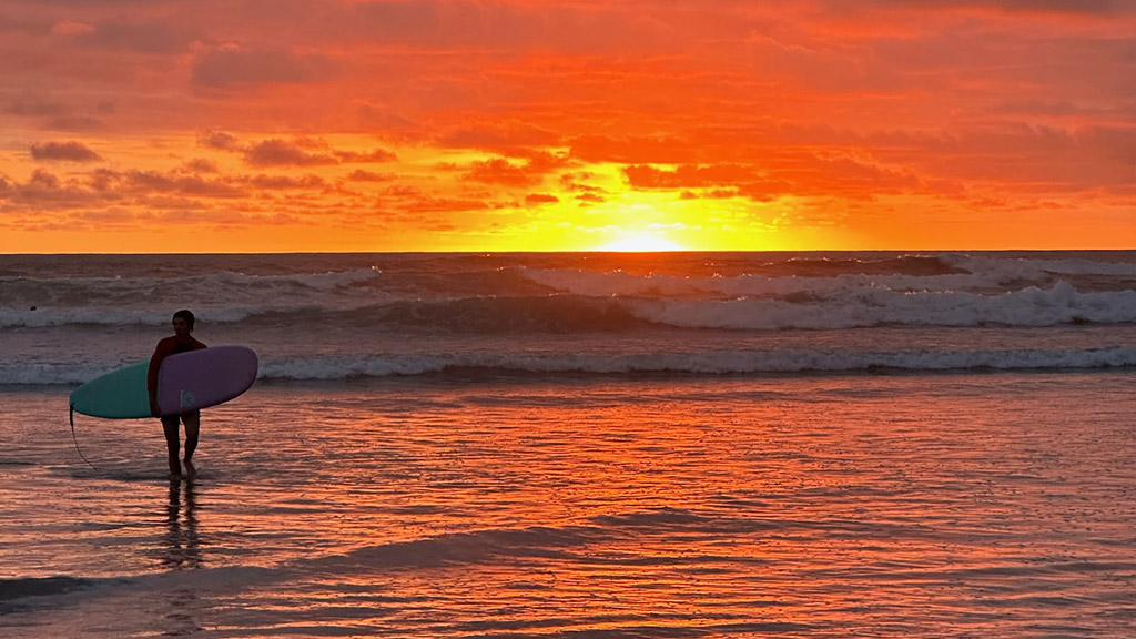 Sunset Surf - Surfurlaub Costa Rica - Fitnessreise Costa Rica - Bamboo Surf Camp - Reiseathleten