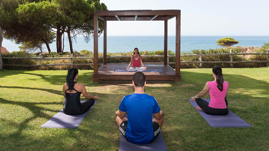 Yoga - Pine Cliffs - Fitnessurlaub Algarve - Portugal - Fitnessreisen für Reiseathleten