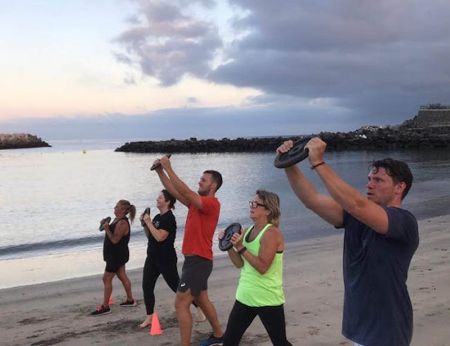 Beach Bootcamp mit Steve Coster - Fitnessurlaub an der Costa Adeje - Fitnessurlaub Teneriffa - Fitnessreisen für Reiseatheten