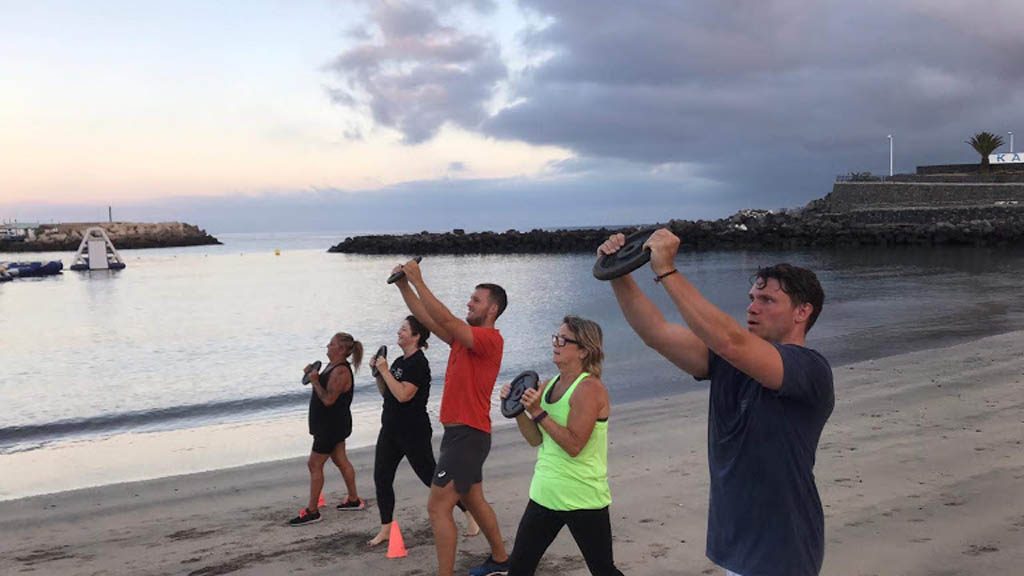 Beach Bootcamp mit Steve Coster - Fitnessurlaub an der Costa Adeje - Fitnessurlaub Teneriffa - Fitnessreisen für Reiseatheten