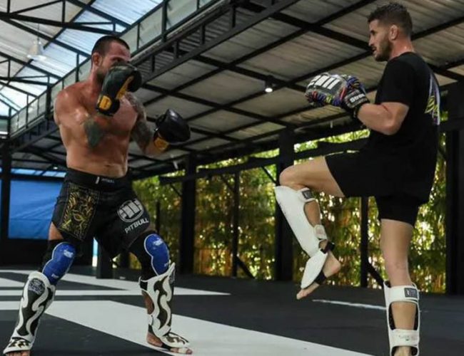 Fitnessreise Thailand - Fitnessurlaub Phuket - Fitnessreisen für Reiseathleten - Bangtao Muay Thai_and_MMA_Fitnesscamp_Phuket_MMA Class2