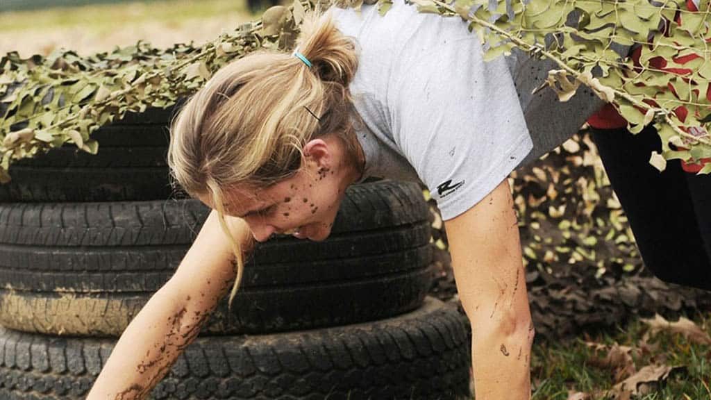 Fitnessurlaub-England-Fitness-Holiday-in-the-UK-GI-Jane-UK-Fitnessreise-mit-Reiseathlethen-Bootcamp-Parcour-Actionshot-Fitnessreise-England-Reiseathleten