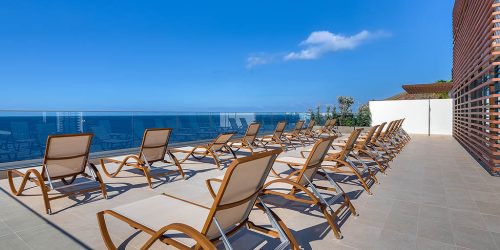 Fitnessurlaub-Sentido-Galoresort-Fitness-Relax-Aktiv-Urlaub-in-Madeira-Fitness-Holiday-Sentido-Galomar-Sundeck-Außenansicht-Fitnessreise-Reiseathleten-Madeira