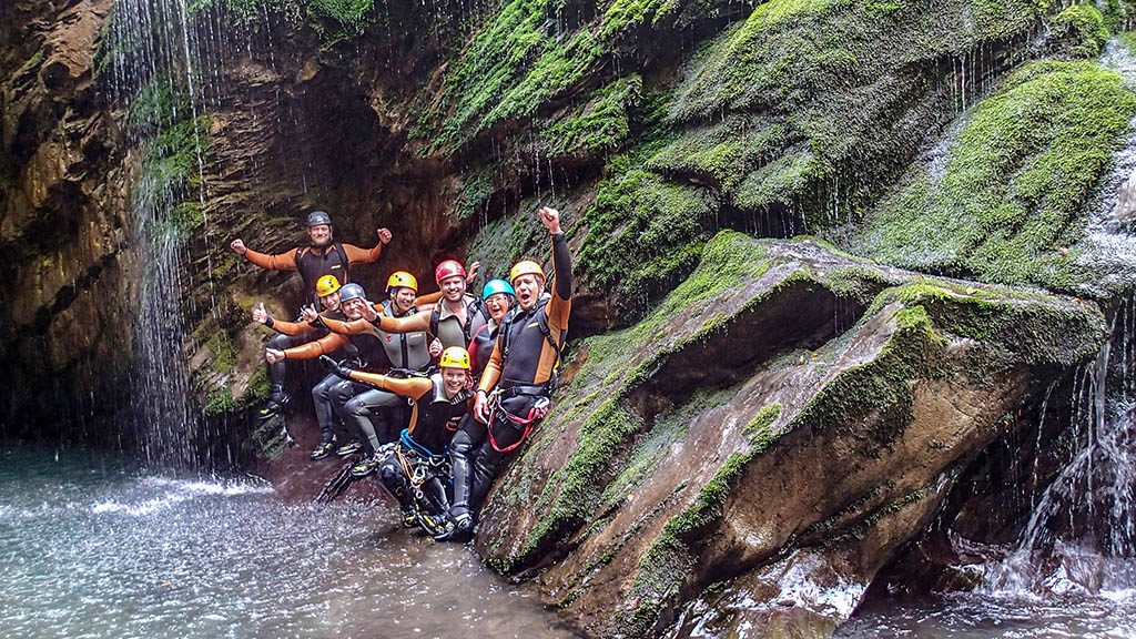 Fitness-Holiday-Sentido-Galoresort-Fitness-Relax-Active-Holiday-in-Madeira-Fitness-Holiday-Sentido-Madeira-Cannyoning-Group-Excursion-Waterfalls-Fitness-Travel-Travelling Athletes-Madeira