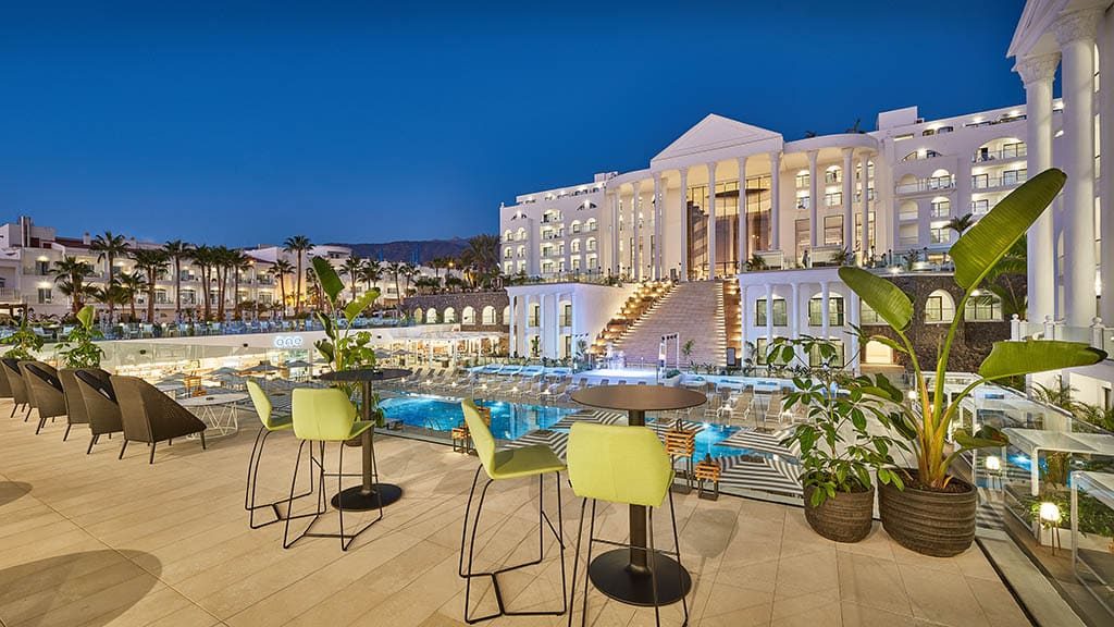 Fitnessurlaub-auf-Teneriffa-AnnaMakesButter Retreat-Aerial-Night-Princess-Inspire-Tenerife-Fitnessurlaub-fuer-Reiseathleten