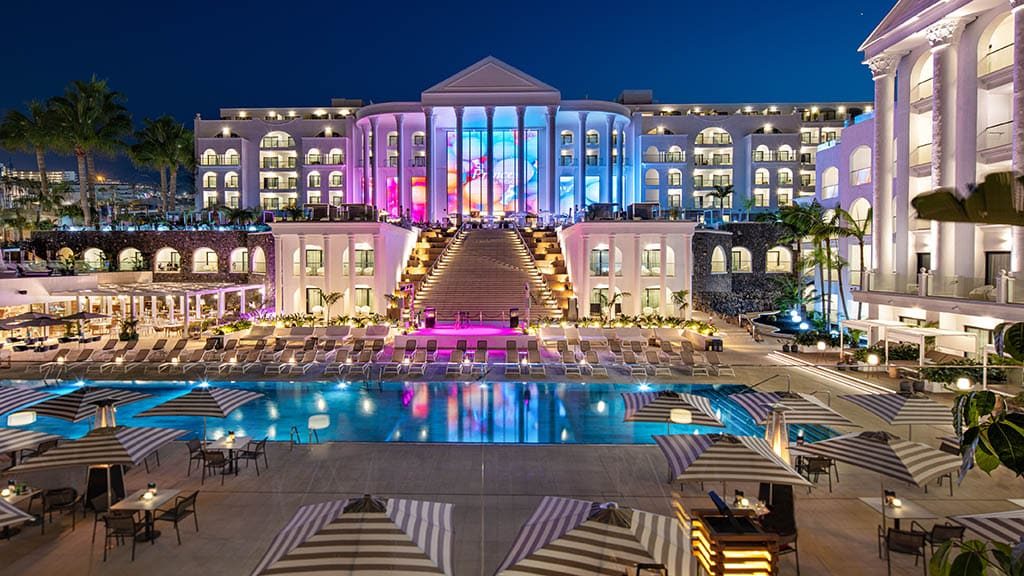 Fitnessurlaub-auf-Teneriffa-AnnaMakesButter Retreat-Aerial-at-night-Princess-Inspire-Tenerife-Fitnessurlaub-fuer-Reiseathleten
