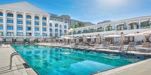 Fitnessurlaub-auf-Teneriffa-AnnaMakesButter Retreat-Main-Pool-Princess-Inspire-Tenerife-Fitnessurlaub-fuer-Reiseathleten