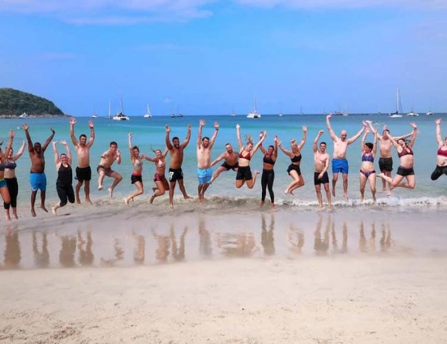 vacaciones fitness  vacaciones fitness  Reiseathleten  vacaciones fitness Entrenamiento en la playa - Entrenamiento en la playa en Phuket - en Titan Fitness Camp en Chalong, Phuket - por - Tailandia