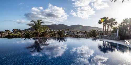 Playitas-Fitness-Travel-the-Allrounder-on-Fuerteventura-Hotel-Pool-Fitness-Vacation-Fuerteventura-Travelling Athletes