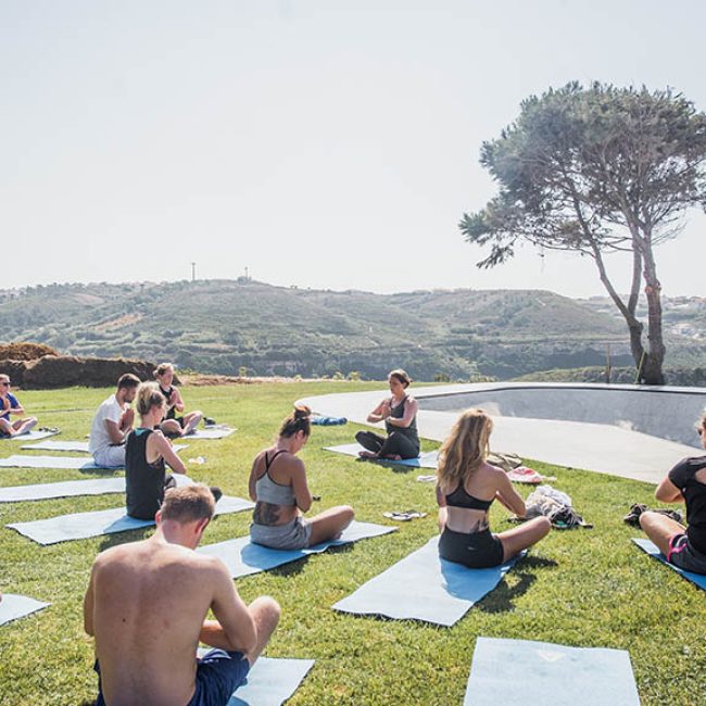 Yoga Kurs - Surfen, Fitness und Yoga in Portugal - Surfcamp in Ericeira, Fitnessreise Portugal - Fitnessurlaub für Reiseathleten