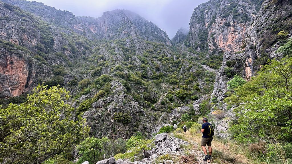 Fitness-Unboxed-in-Melitsina-Village-Hotel-Kardamili-Outdoor-Crosstraining-WoD-outdoor-hiking-day-trip-exploring-tour-hiking-fitness-holiday-Greece-Fitness-Holiday-Greece-Fitness-Holiday-for-TravelingTravelling Athletes